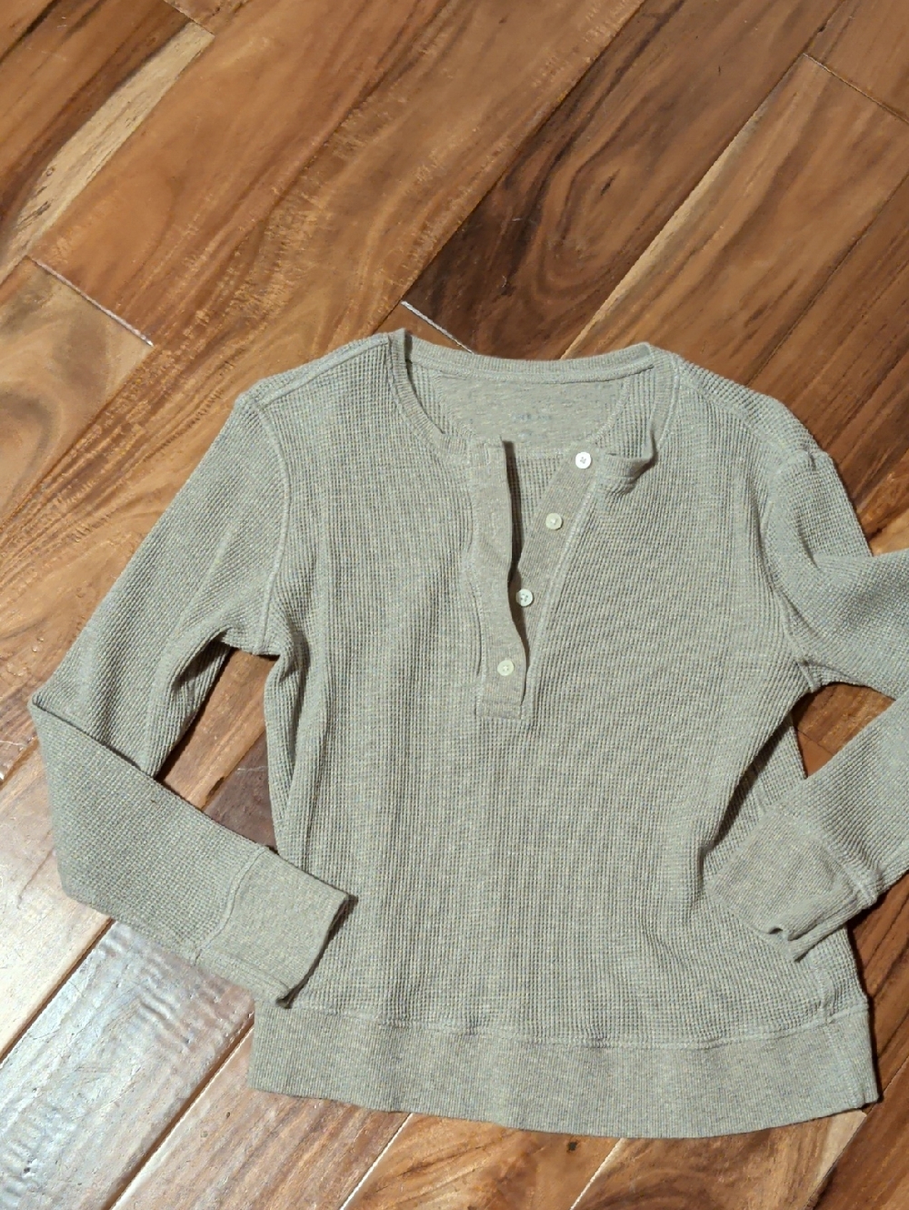 Everlane Ribbed Long-Sleeve Henley Top in Light Oatmeal